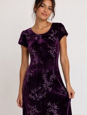 Plum Velvet Short-Sleeve Floral Dress